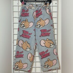 H&M Straight High Ankle Jeans in a light denim blue featuring a Tom and Jerry